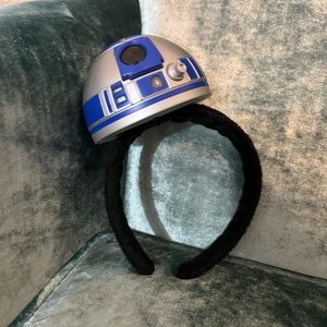 R2D2 ears
